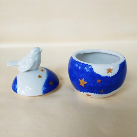 Boîte boule oiseau ouverte en céramique blanche peinte à la main, décor bonne nuit